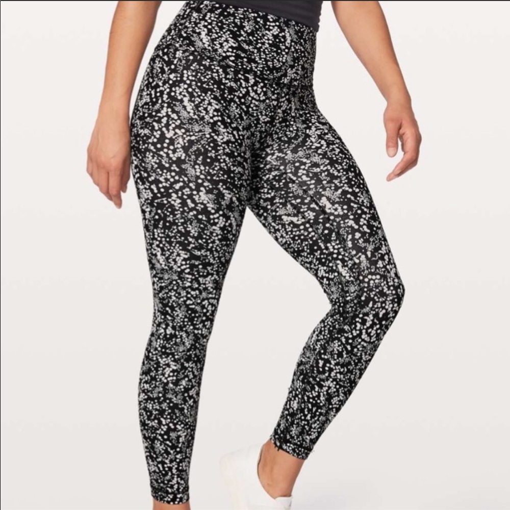 Lululemon Align 28” in Black & White Speckle Print